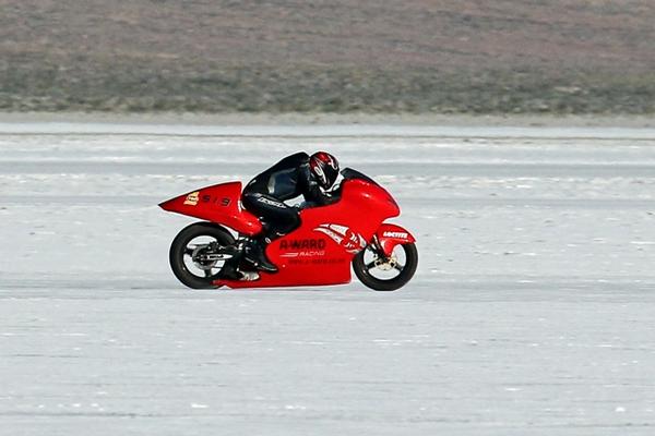World record setting Suzuki Hayabusa at the Bonneville Salt Flats in 2011.